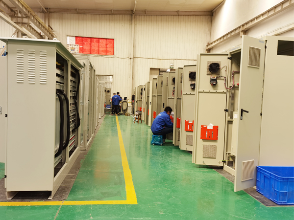 電氣控制柜生產(chǎn)現(xiàn)場(chǎng)